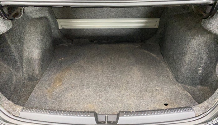 2015 Volkswagen Vento HIGHLINE TDI AT, Diesel, Automatic, 63,344 km, Boot Inside