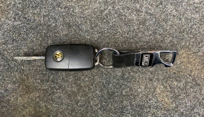 2015 Volkswagen Vento HIGHLINE TDI AT, Diesel, Automatic, 63,344 km, Key Close Up