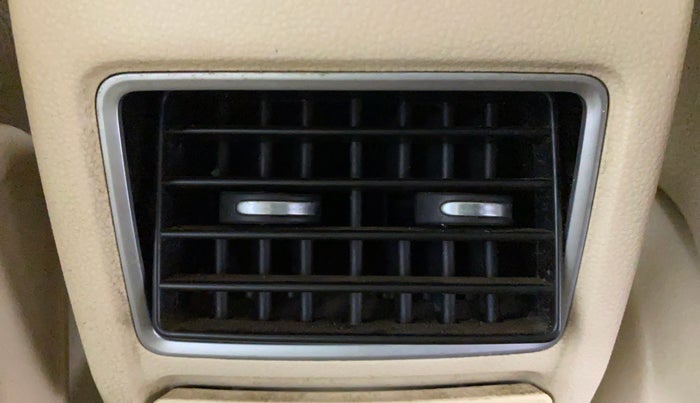 2015 Volkswagen Vento HIGHLINE TDI AT, Diesel, Automatic, 63,344 km, Rear AC Vents