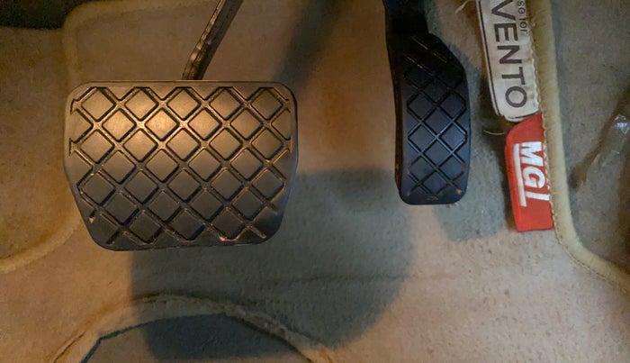 2015 Volkswagen Vento HIGHLINE TDI AT, Diesel, Automatic, 63,344 km, Pedals