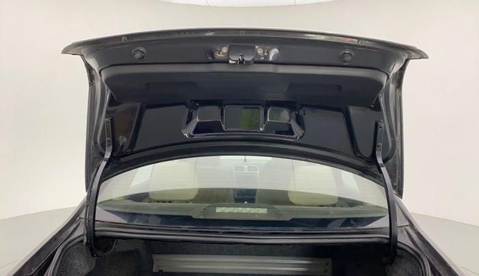 2015 Volkswagen Vento HIGHLINE TDI AT, Diesel, Automatic, 63,344 km, Boot Door Open