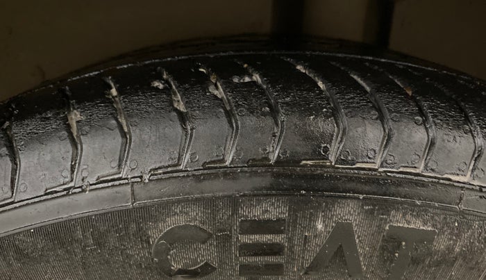 2024 MG HECTOR PLUS SHARP PRO 2.0 TURBO DIESEL 7 STR, Diesel, Manual, 25,742 km, Left Rear Tyre Tread