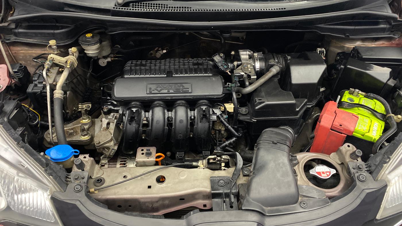 2016 Honda Jazz 1.2L I-VTEC SV, Petrol, Manual, 1,45,246 km, Engine View