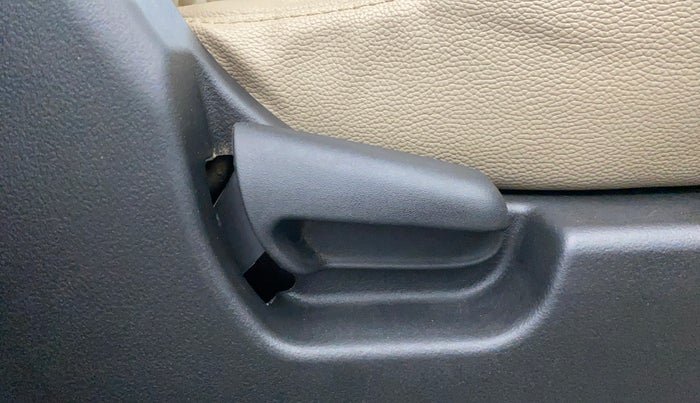 2017 Maruti Wagon R 1.0 VXI AMT, Petrol, Automatic, 39,574 km, Driver Side Adjustment Panel