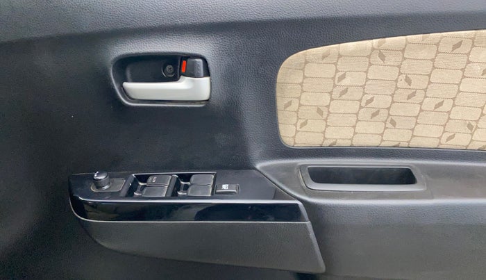 2017 Maruti Wagon R 1.0 VXI AMT, Petrol, Automatic, 39,574 km, Driver Side Door Panels Control