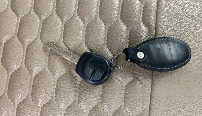 2017 Maruti Wagon R 1.0 VXI AMT, Petrol, Automatic, 39,574 km, Key Close Up