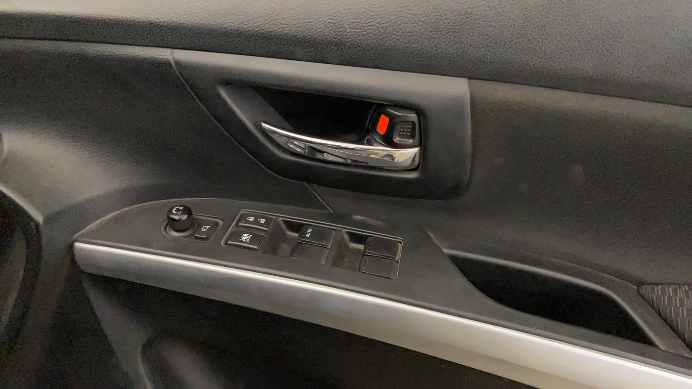 2022 Maruti S Cross ZETA 1.5, Petrol, Manual, 47,946 km, Driver Side Door Panels Control