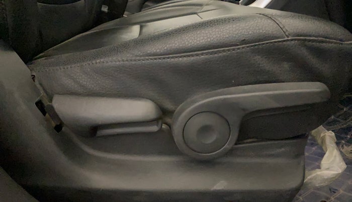 2022 Maruti S Cross ZETA 1.5, Petrol, Manual, 47,946 km, Driver Side Adjustment Panel