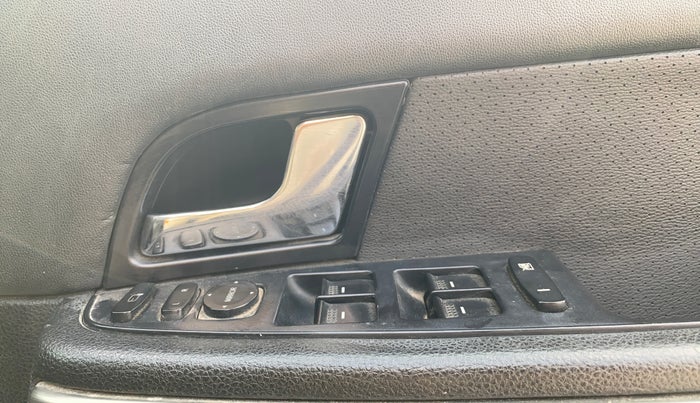 2017 Tata Hexa XTA 4X2 6 STR, Diesel, Automatic, 57,257 km, Driver Side Door Panels Control