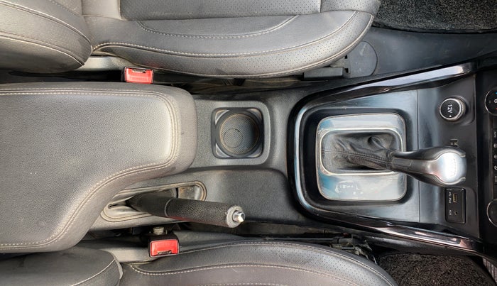 2017 Tata Hexa XTA 4X2 6 STR, Diesel, Automatic, 57,257 km, Gear Lever