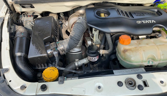 2017 Tata Hexa XTA 4X2 6 STR, Diesel, Automatic, 57,257 km, Engine View - Right