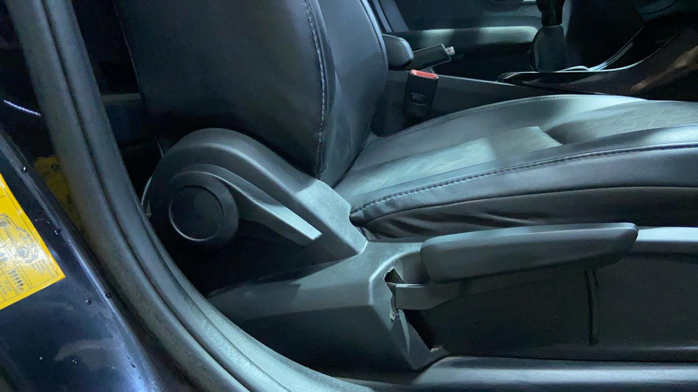 2022 Tata ALTROZ XZ PLUS PETROL DARK EDITION, Petrol, Manual, 71,467 km, Driver Side Adjustment Panel