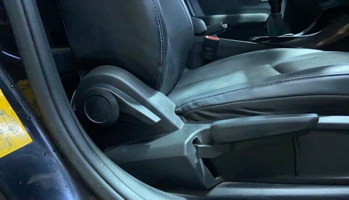 2022 Tata ALTROZ XZ PLUS PETROL, Petrol, Manual, 71,467 km, Driver Side Adjustment Panel