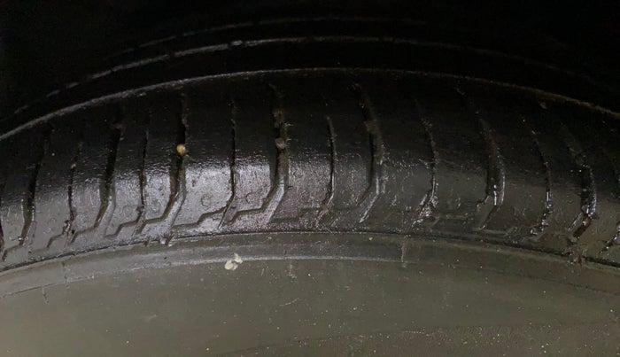 2022 Tata ALTROZ XZ PLUS PETROL, Petrol, Manual, 71,467 km, Left Front Tyre Tread