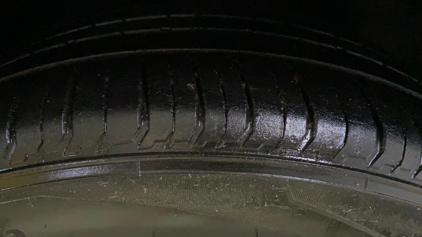 2022 Tata ALTROZ XZ PLUS PETROL DARK EDITION, Petrol, Manual, 71,467 km, Right Front Tyre Tread