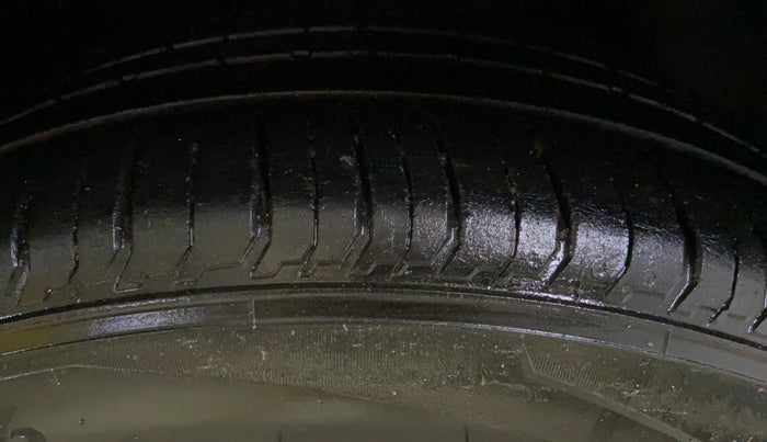 2022 Tata ALTROZ XZ PLUS PETROL, Petrol, Manual, 71,467 km, Right Front Tyre Tread