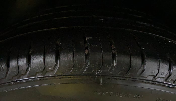 2022 Tata ALTROZ XZ PLUS PETROL, Petrol, Manual, 71,467 km, Right Rear Tyre Tread