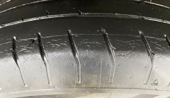 2020 Hyundai Creta E 1.5 DIESEL, Diesel, Manual, 42,720 km, Right Rear Tyre Tread