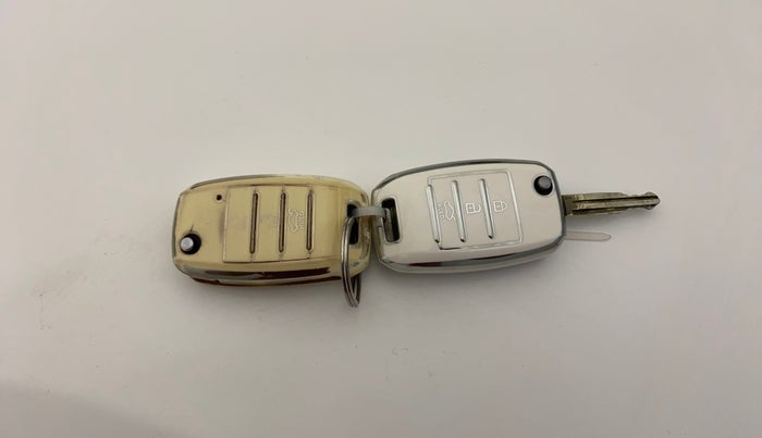 2021 KIA SONET HTK PLUS 1.2, Petrol, Manual, 56,768 km, Key Close Up