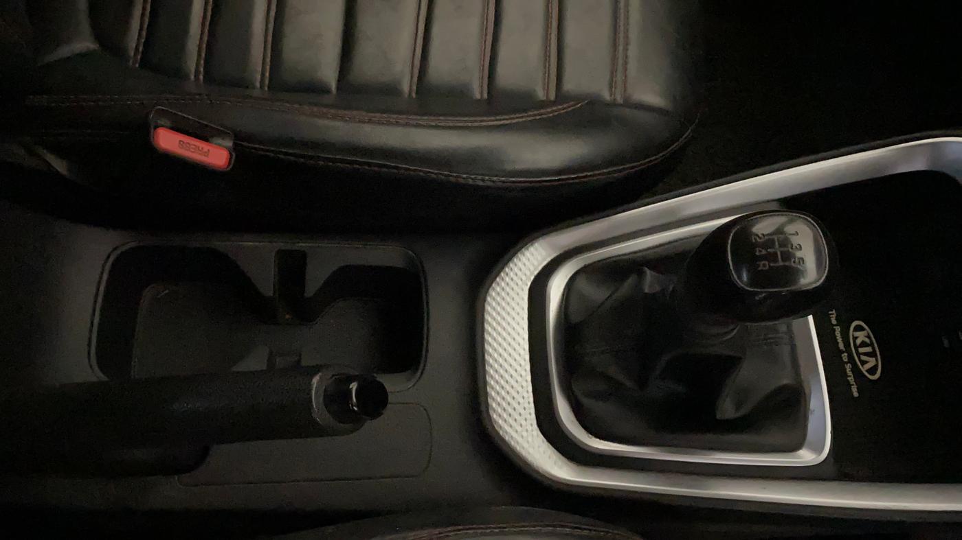 2021 KIA SONET HTK PLUS 1.2, Petrol, Manual, 56,768 km, Gear Lever