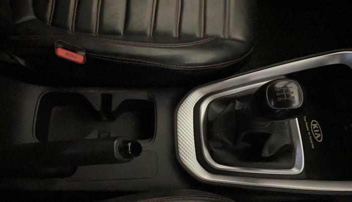 2021 KIA SONET HTK PLUS 1.2, Petrol, Manual, 56,768 km, Gear Lever