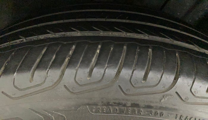2021 Volkswagen TAIGUN GT PLUS 1.5 TSI DSG, Petrol, Automatic, 42,745 km, Right Rear Tyre Tread