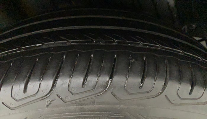 2021 Volkswagen TAIGUN GT PLUS 1.5 TSI DSG, Petrol, Automatic, 42,745 km, Left Front Tyre Tread
