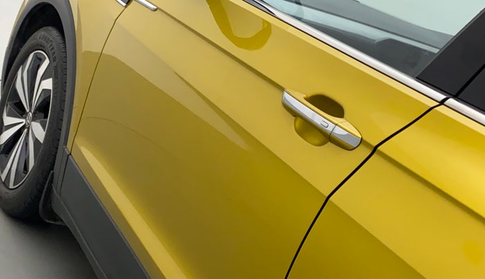 2021 Volkswagen TAIGUN GT PLUS 1.5 TSI DSG, Petrol, Automatic, 42,745 km, Front passenger door - Slightly dented