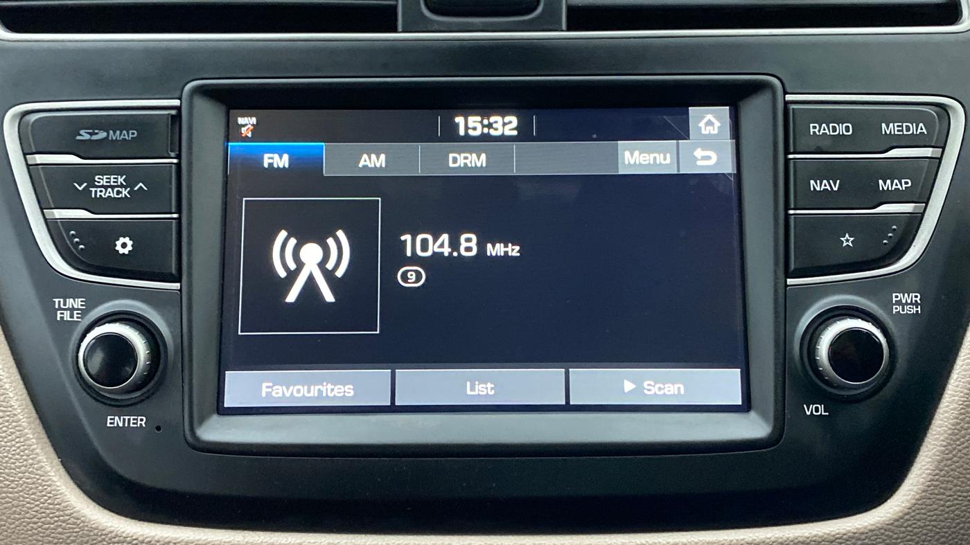 2018 Hyundai Elite i20 ASTA 1.2, Petrol, Manual, 22,652 km, Infotainment System