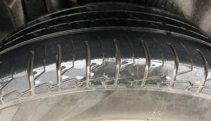 2022 Maruti S Cross SIGMA 1.5, Petrol, Manual, 42,260 km, Right Rear Tyre Tread