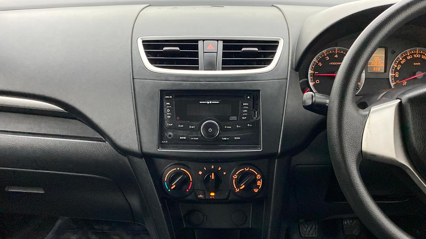 2012 Maruti Swift VXI, Petrol, Manual, 24,011 km, Air Conditioner