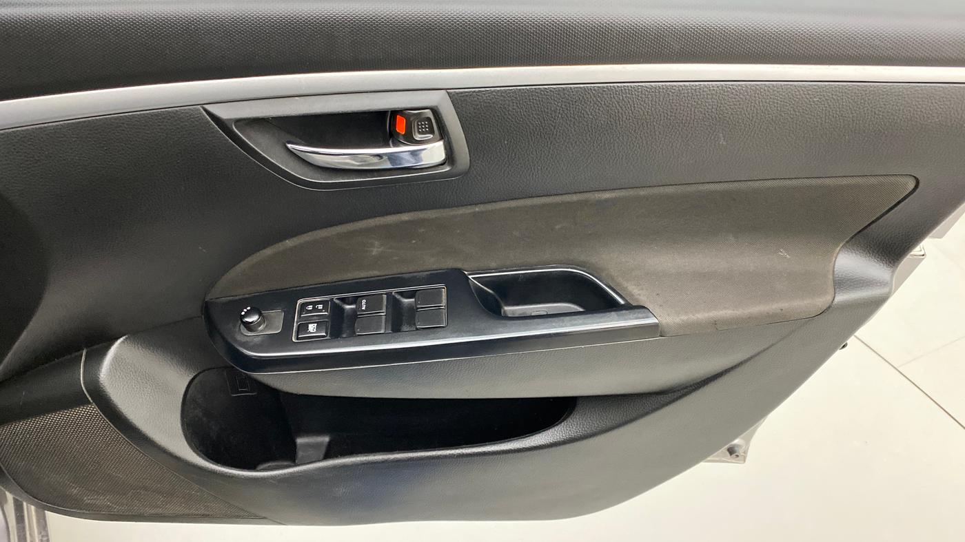 2012 Maruti Swift VXI, Petrol, Manual, 24,011 km, Driver Side Door Panels Control