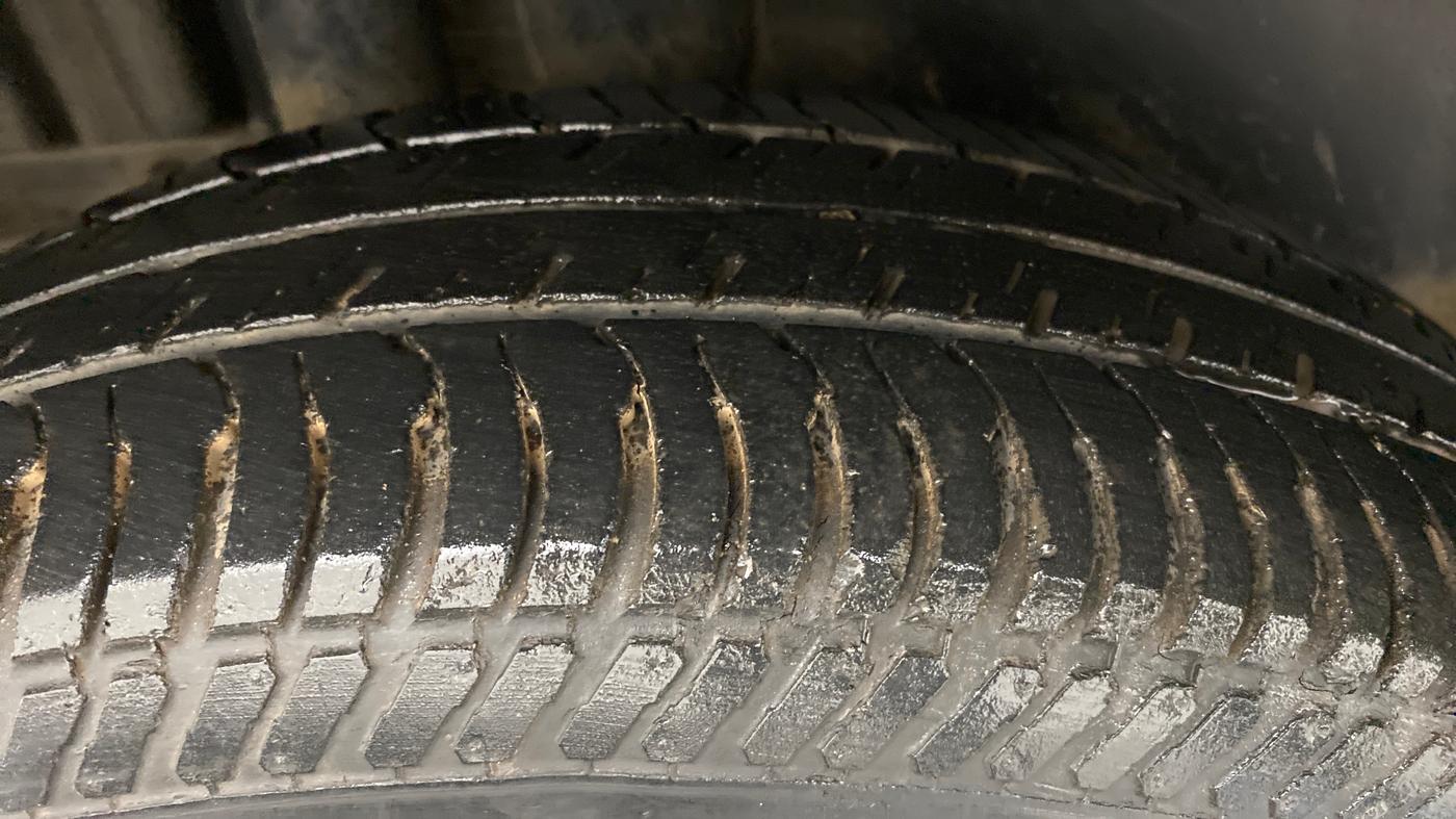 2012 Maruti Swift VXI, Petrol, Manual, 24,011 km, Right Rear Tyre Tread