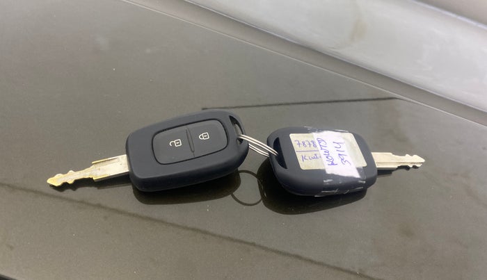 2021 Renault Kwid RXT 1.0 AMT (O), Petrol, Automatic, 12,962 km, Key Close Up