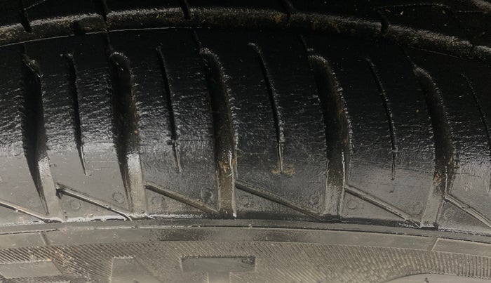 2021 Renault Kwid RXT 1.0 AMT (O), Petrol, Automatic, 12,962 km, Right Front Tyre Tread