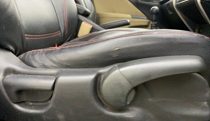 2015 Honda City 1.5L I-DTEC SV, Diesel, Manual, 1,26,820 km, Driver Side Adjustment Panel