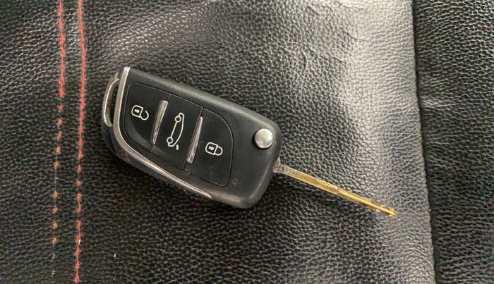 2015 Honda City 1.5L I-DTEC SV, Diesel, Manual, 1,26,820 km, Key Close Up