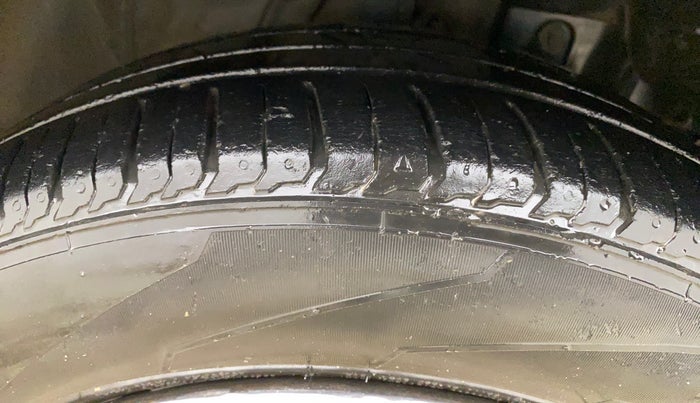 2015 Honda City 1.5L I-DTEC SV, Diesel, Manual, 1,26,820 km, Right Front Tyre Tread