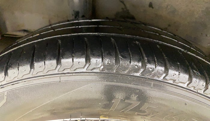 2015 Honda City 1.5L I-DTEC SV, Diesel, Manual, 1,26,820 km, Right Rear Tyre Tread