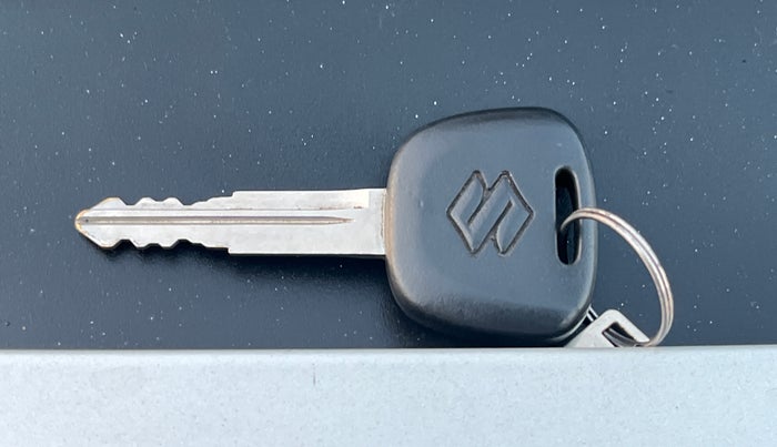 2021 Maruti Eeco TOUR V 5 SEATER, Petrol, Manual, 50,865 km, Key Close Up