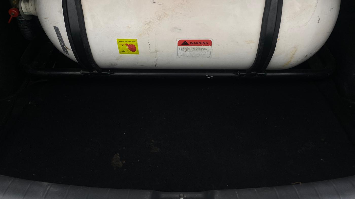 2022 Hyundai AURA SX 1.2 CNG, CNG, Manual, 1,01,211 km, Boot Inside