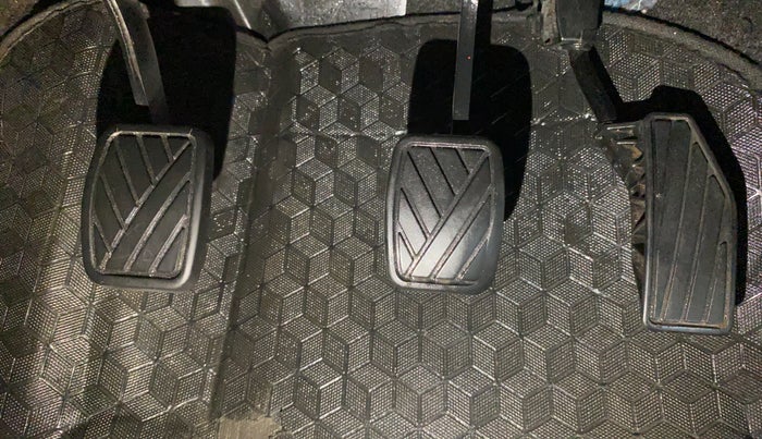 2023 Maruti Swift LXI, Petrol, Manual, 39,516 km, Pedals