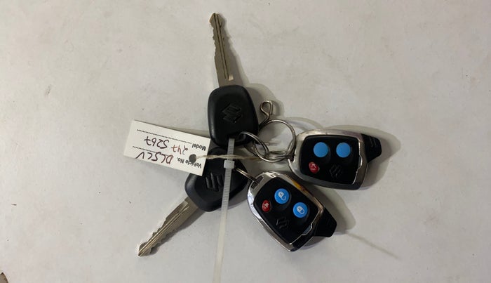 2023 Maruti Swift LXI, Petrol, Manual, 39,516 km, Key Close Up