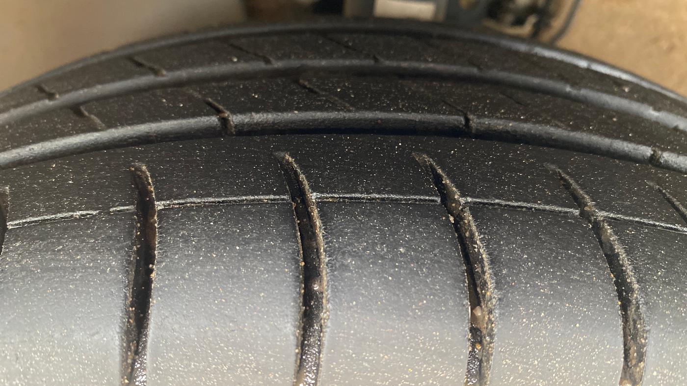 2014 Volkswagen Vento COMFORTLINE TSI AT PETROL, Petrol, Automatic, 36,400 km, Left Front Tyre Tread