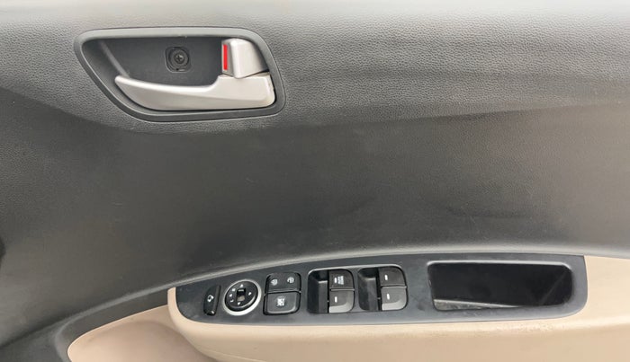 2015 Hyundai Grand i10 SPORTZ 1.2 KAPPA VTVT, Petrol, Manual, 38,450 km, Driver Side Door Panels Control