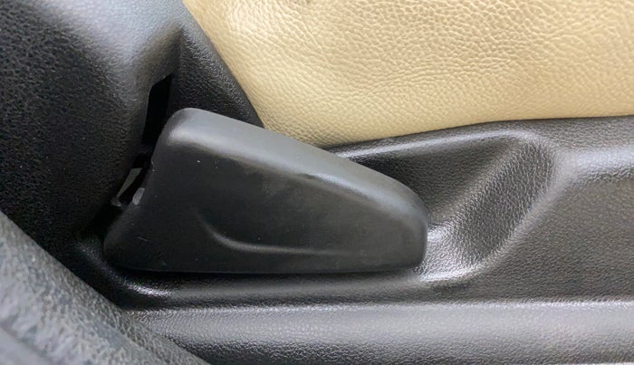 2017 Renault Kwid CLIMBER 1.0 AMT, Petrol, Automatic, 33,884 km, Driver Side Adjustment Panel