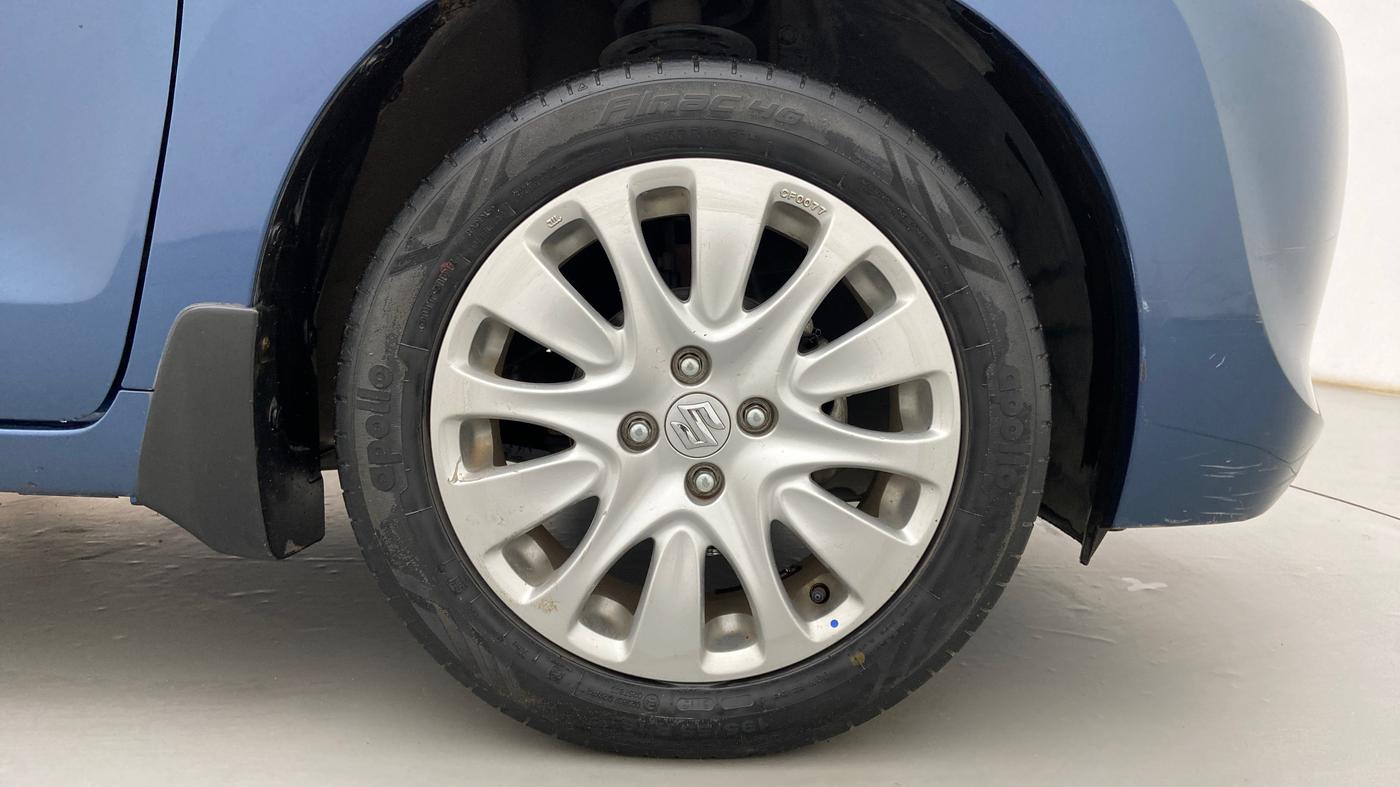 2016 Maruti Baleno ZETA DIESEL 1.3, Diesel, Manual, 66,462 km, Right Front Wheel