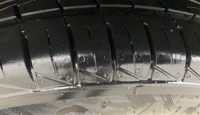 2019 Maruti Alto LXI O, Petrol, Manual, 14,377 km, Left Front Tyre Tread