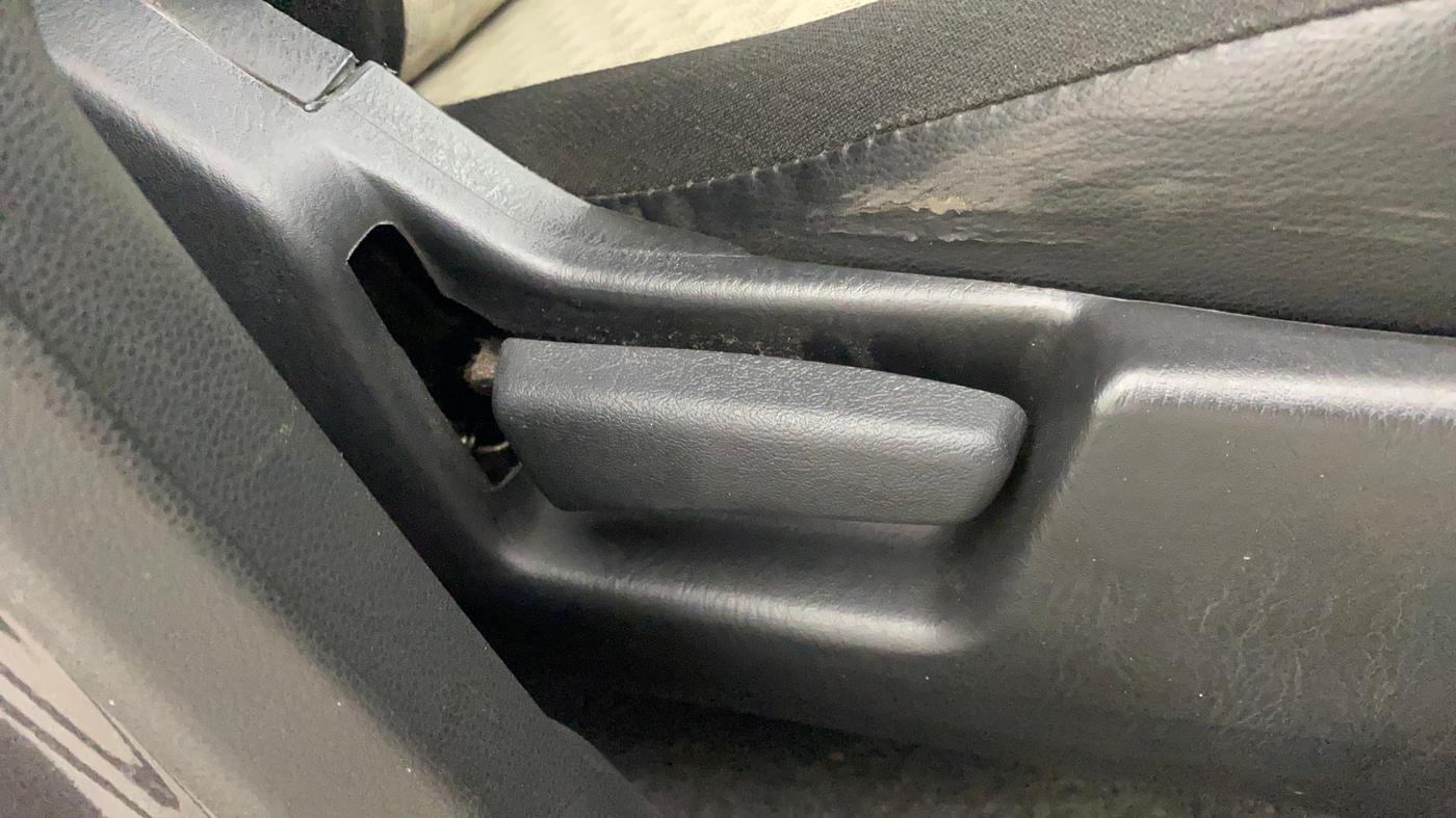 2019 Maruti Alto LXI O, Petrol, Manual, 14,377 km, Driver Side Adjustment Panel