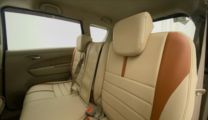2012 Maruti Ertiga ZXI, CNG, Manual, 1,13,716 km, Right Side Rear Door Cabin